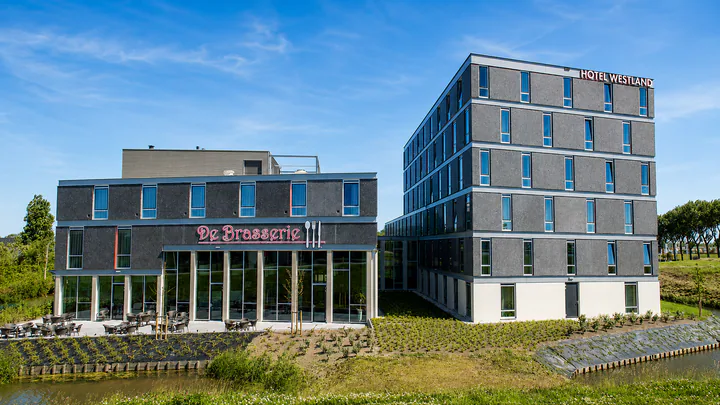 Hotel Westland en De Brasserie aan het water in Maasdijk